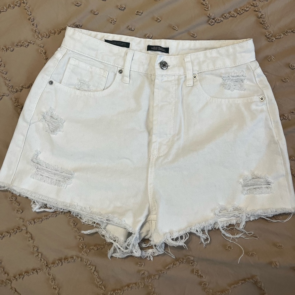 Wild fable white Jean shorts!